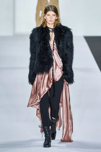 Look 29